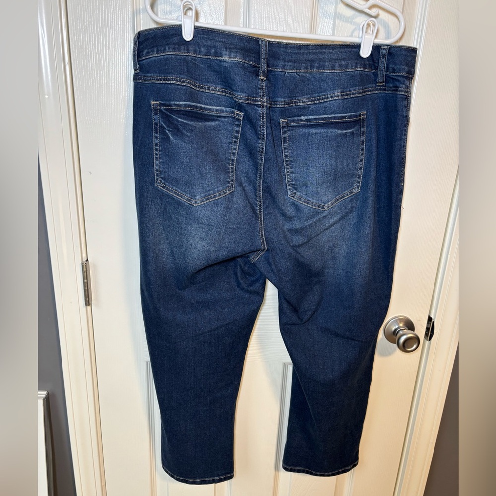 Dark wash jeans with rhinestone embellishments -size 18W. NWT - Picture 5 of 5